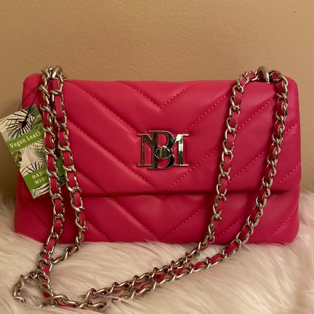 NWT Badgley Mischka Quilted Bag w /letter lock closure